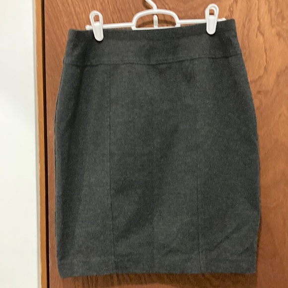 Ellen Tracy Charcoal Pencil Skirt in Women’s Medium Stretchy Comfortable - Picture 2 of 5